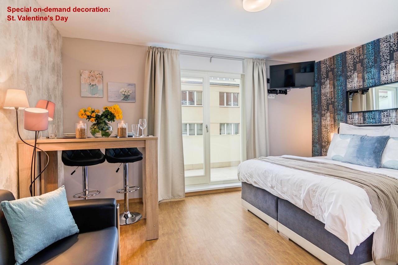 Air Conditioned Terrace Apartment Prague Exterior photo