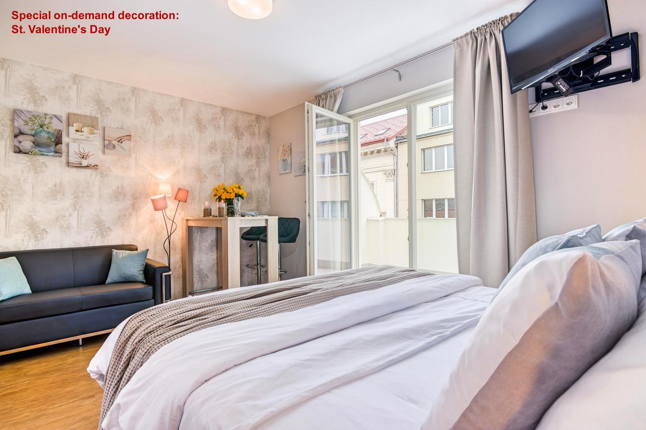 Air Conditioned Terrace Apartment Prague Exterior photo